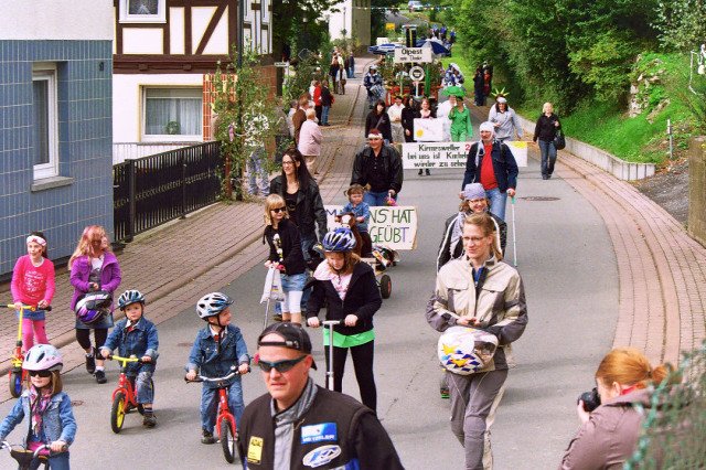 sonntag_umzug_kirmes_2010_1_20160830_1232645088