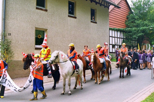 sonntag_umzug_kirmes_2010_5_20160830_1350451905