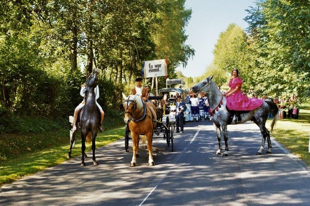 sonntag_umzug_kirmes_2011_107_20160831_1316541526